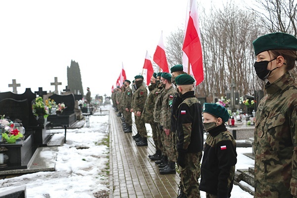 Organizatorzy nie ustają w poszukiwaniu kolejnych miejsc, które noszą ślady powstańczej historii. Niewykluczone, że dzięki tym staraniom do listy dziewięciu miejscowości upamiętnionych w tym roku dołączą kolejne.