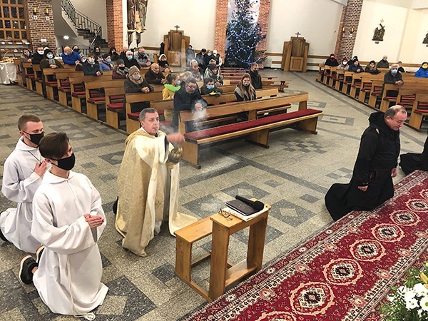 Adoracja Najświętszego Sakramentu była najważniejszym punktem jubileuszowych uroczystości.