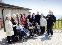 Co roku grupa pielgrzymuje na Górę Igliczną do sanktuarium Matki Boskiej Pocieszenia.