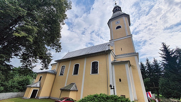 Obecny kościół został wzniesiony ok. 1661 r. i jego układ nawiązuje do klasycznego założenia jezuickiego kościoła Il Gesù w Rzymie.