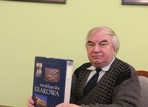 ▲	– Edycja sprzed dwóch dekad spełniła swoje zadanie informacyjne. Od tego czasu jednak wiele się zmieniło – mówi S. Dziedzic.