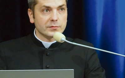 Ksiądz Michał Dąbrówka podczas spotkania wskazał kilka kierunków, w których należy pójść.