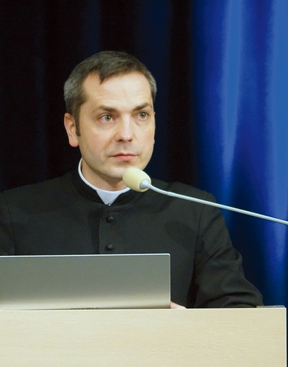 Ksiądz Michał Dąbrówka podczas spotkania wskazał kilka kierunków, w których należy pójść.