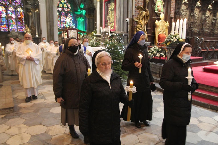 Dzień Życia Konsekrowanego w katedrze wrocławskiej