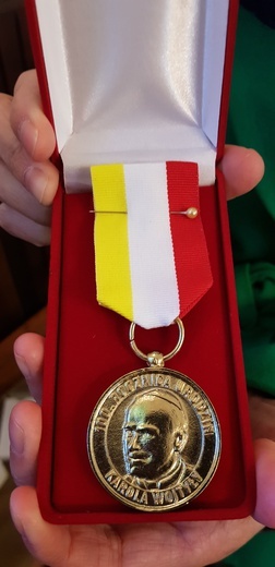 Świadectwo na medal 