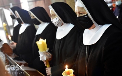 Zgromadzenie Sióstr Franciszkanek Rodziny Maryi z Wałbrzycha.