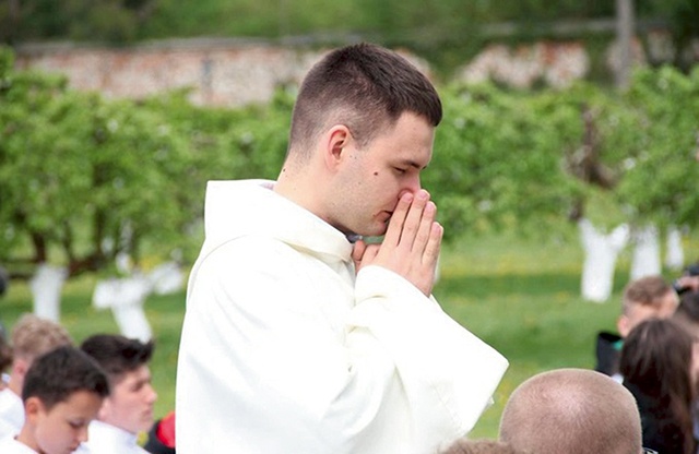 Mateusz Kowalik jest animatorem odpowiedzialnym za Diecezjalną Diakonię Liturgiczną. Jest także zaangażowany w Diecezjalną Młodzieżową Radę Duszpasterską. Na co dzień pracuje i studiuje.