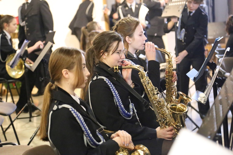Koncert w Męcinie