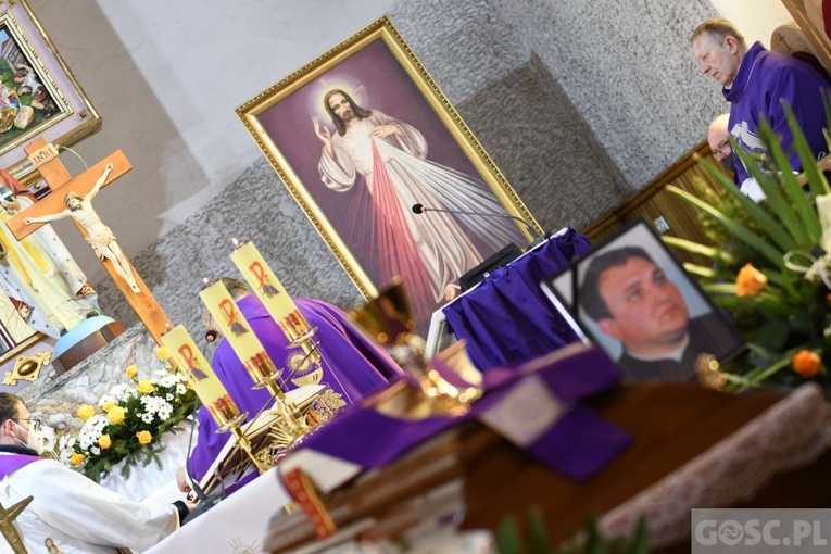 Ostatnie pożegnanie śp. ks. Marka Czerniawskiego
