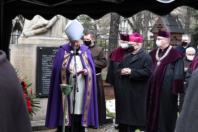 Pogrzeb śp. o. prof. Hugolina Langkammera OFM 