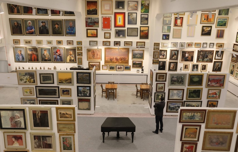  Galeria i muzeum archidiecezji katowickiej w budynku po byłej drukarni przy ul. Wita Stwosza 11.