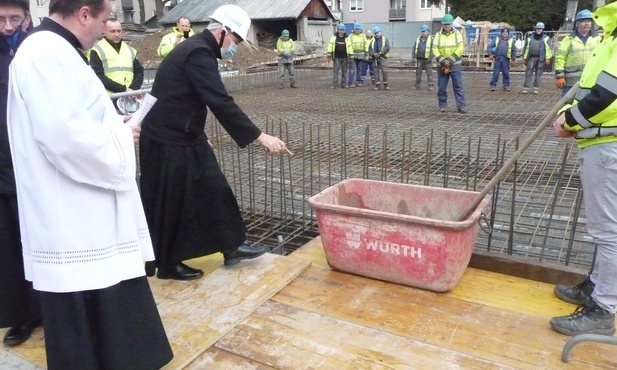 Wmurowanie kamienia węgielnego w Domu Słowa