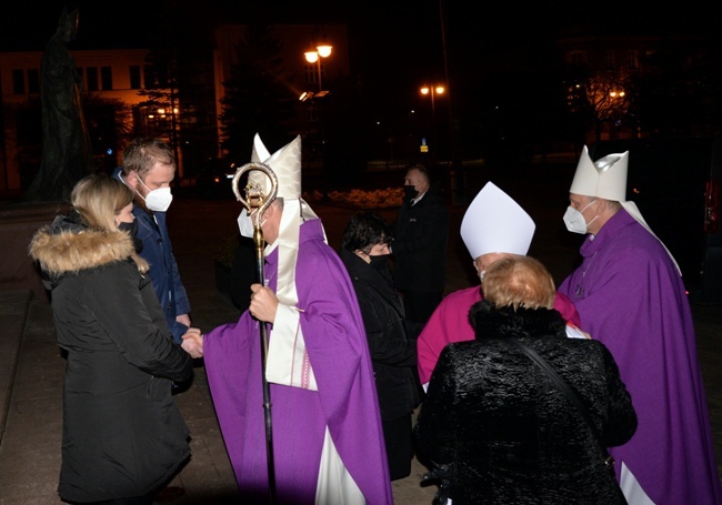 Liturgie żałobne pogrzebu śp. Ks. Edwarda Poniewieskiego