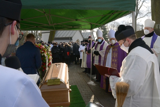 Msza św. pogrzebowa śp. ks. Edwarda Poniewieskiego