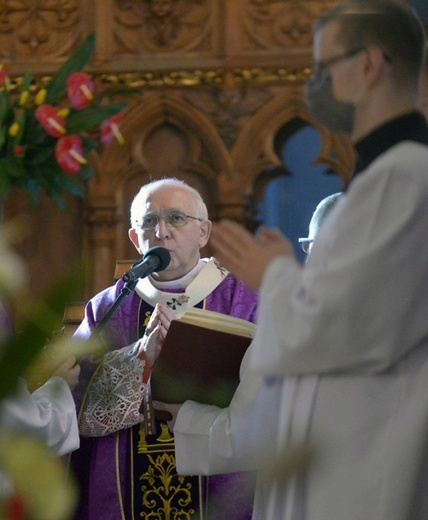 Msza św. pogrzebowa śp. ks. Edwarda Poniewieskiego