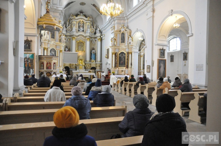 Modlitwa w sanktuarium w Babimoście