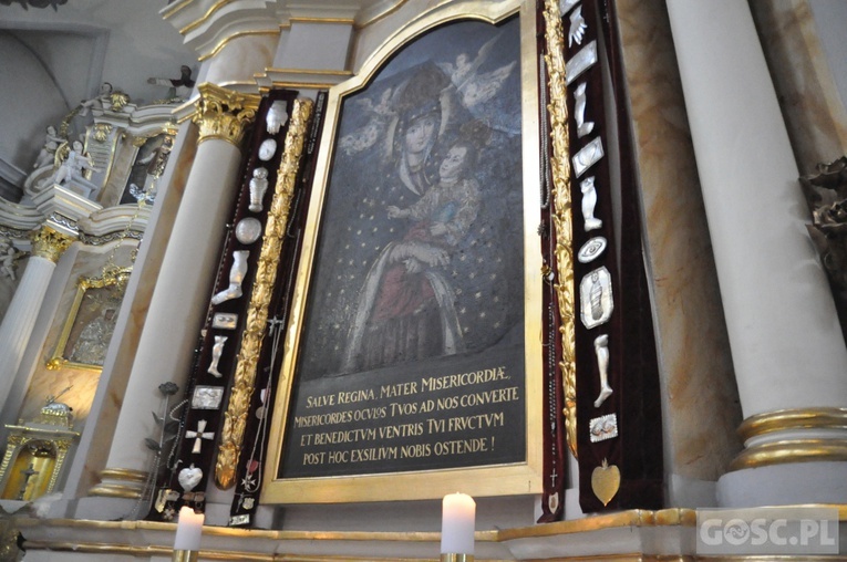 Modlitwa w sanktuarium w Babimoście