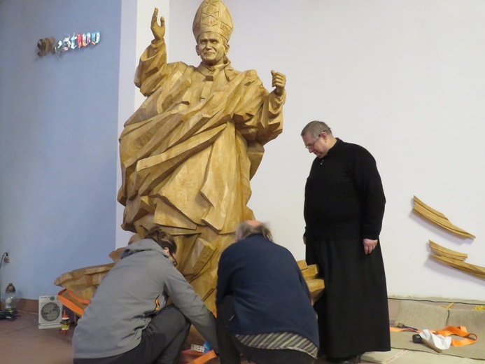 Św. Jan Paweł II dotarł do parafii pw. Ducha Świętego w Słubicach