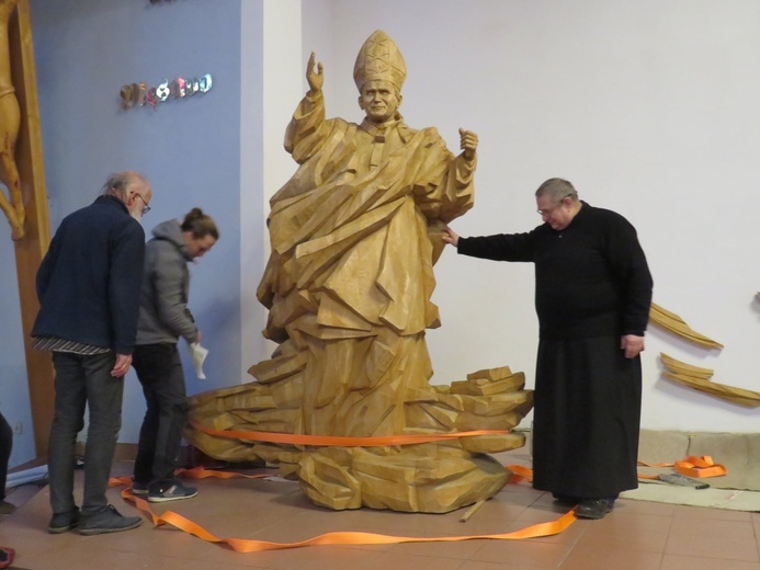 Św. Jan Paweł II dotarł do parafii pw. Ducha Świętego w Słubicach