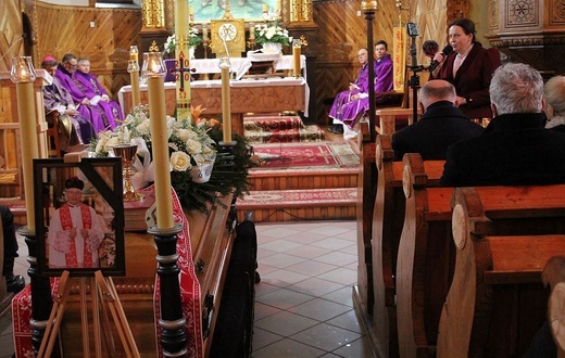 Ostatnie pożegnanie ks. prał. Jerzego Palarczyka w Jaworzynce - sobota, 6 lutego 2021 r.