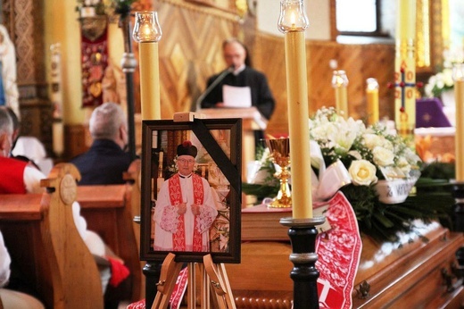 Ostatnie pożegnanie ks. prał. Jerzego Palarczyka w Jaworzynce - sobota, 6 lutego 2021 r.
