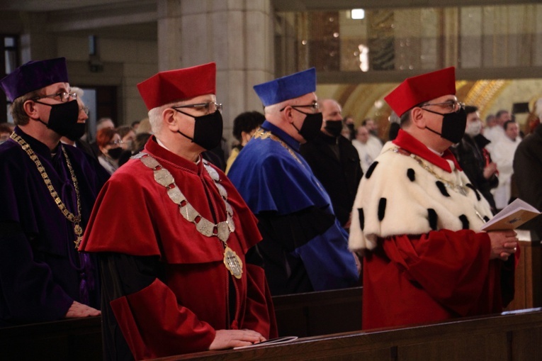 Sakra bp. Roberta Chrząszcza