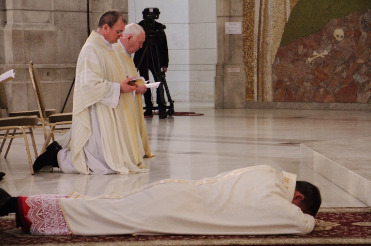Sakra bp. Roberta Chrząszcza