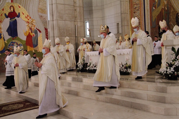 Sakra bp. Roberta Chrząszcza