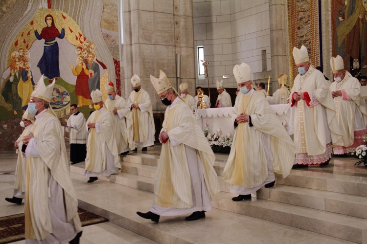 Sakra bp. Roberta Chrząszcza