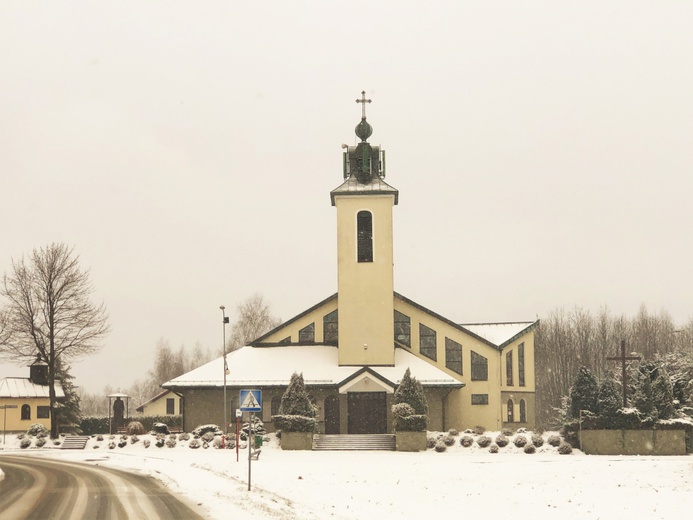 Świątynia parafii św. Jana Kantego w Malcu