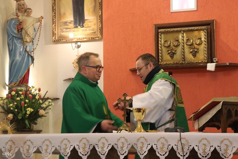 Instalacja nowego pasterza w parafii św. Maksymiliana Marii Kolbego w Wałbrzychu