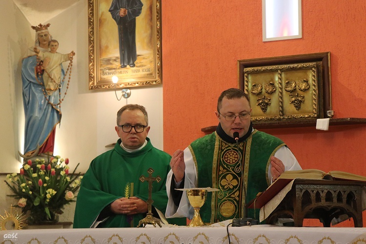 Instalacja nowego pasterza w parafii św. Maksymiliana Marii Kolbego w Wałbrzychu