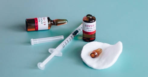 Region. Rozpoczęły się zapisy nauczycieli na szczepienia przeciwko COVID-19
