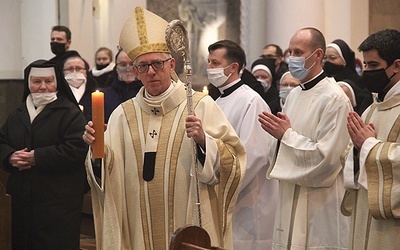 Arcybiskup podczas Eucharystii 2 lutego.