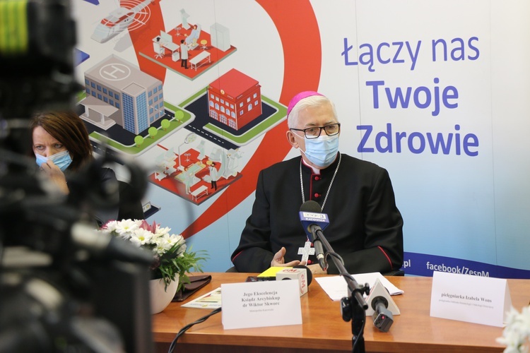 Chorzów. Spotkanie abp. Wiktora Skworca z przedstawicielami służby zdrowia