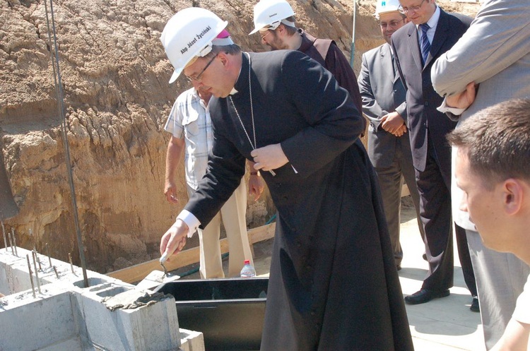 Śp. abp Józef Życiński na archiwalnych fotografiach