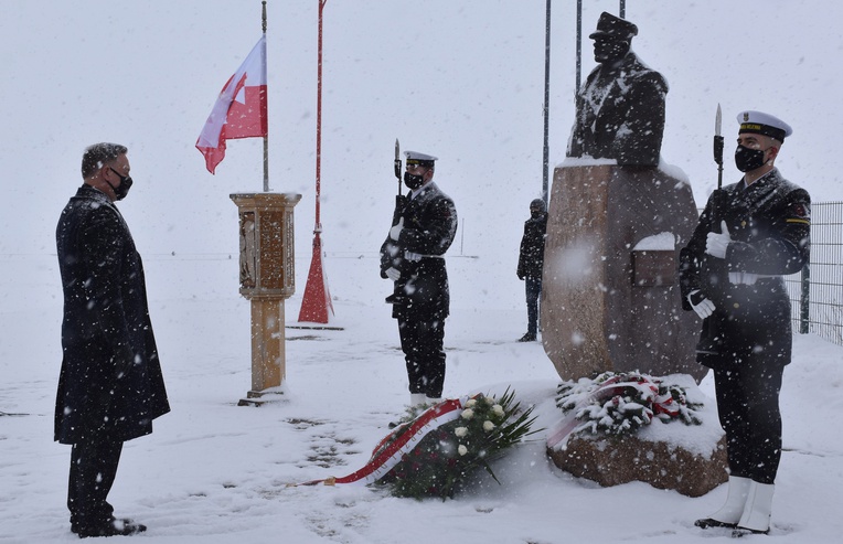 Prezydent Andrzej Duda złożył kwiaty przy pomniku gen. Hallera.