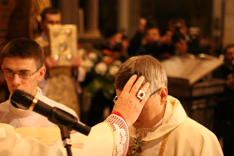 Sakra bp. Andrzeja Siemieniewskiego - fotograficzne wspomnienie