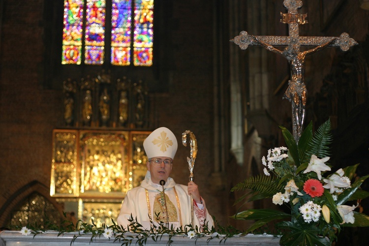 Sakra bp. Andrzeja Siemieniewskiego - fotograficzne wspomnienie