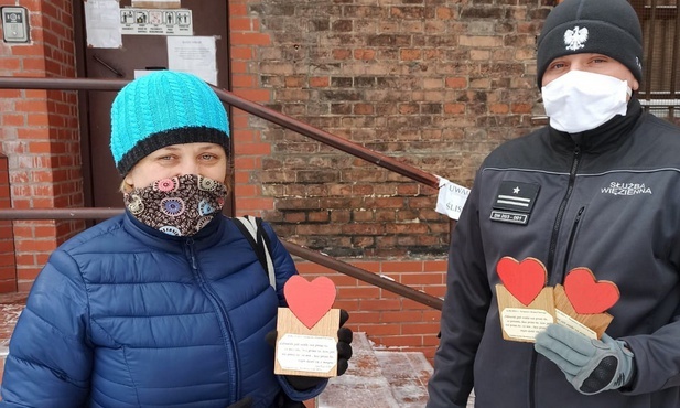 Skazani wykonali serca dla pacjentów hospicyjnych