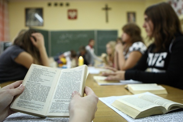 Stand-up na lekcji religii