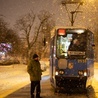 StreetTram na ulicach miasta. Tramwaj ogrzewalnia we Wrocławiu