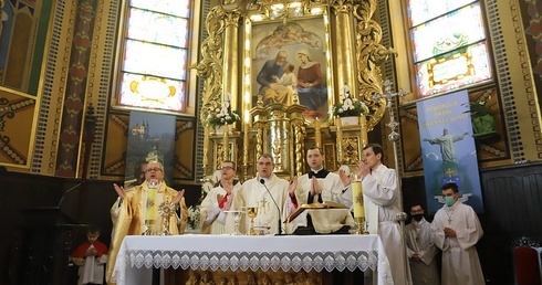 Módlcie się za mnie. Prymicje bp. Chrząszcza w rodzinnej Kalwarii