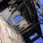 Spalony budynek w Podczelu