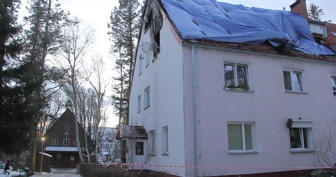 Spalony budynek w Podczelu