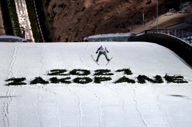 Wielki konkurs Norwegów w Zakopanem, dyskwalifikacja Andrzeja Stękały