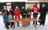 Młodzi z Międzybrodzia Bialskiego w akcji "Wyślij pączka do Afryki"