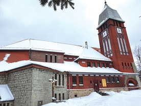 ▲	Kościół wybudowano w latach 1911–1912, a poświęcony  został 7 lipca 1912 roku.