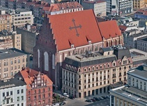  Krzyż Jerozolimski na dachu kościoła św. Doroty