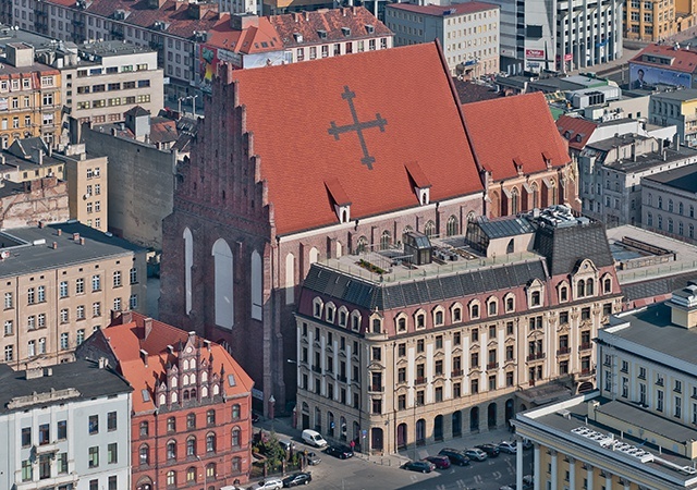  Krzyż Jerozolimski na dachu kościoła św. Doroty